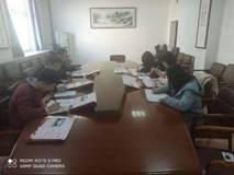 beat365英国官网网站为受资助学生写喜报2