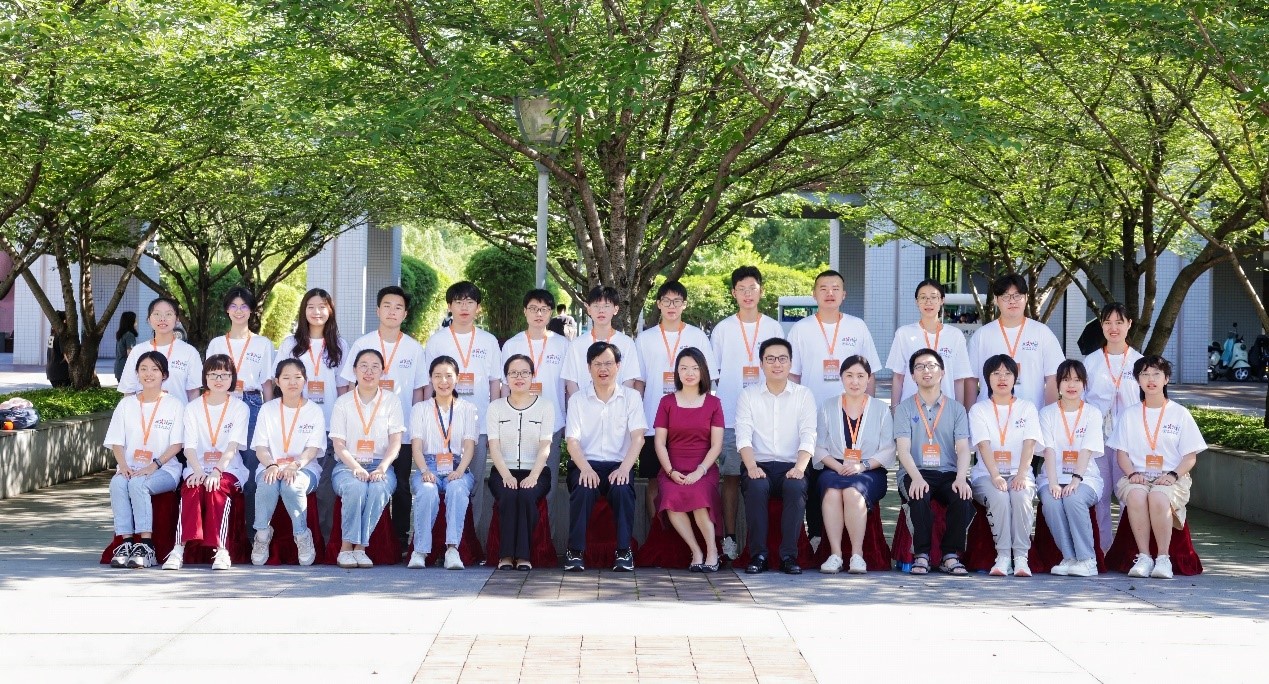 暑期学校合影.jpg 暑期学校合影.jpg